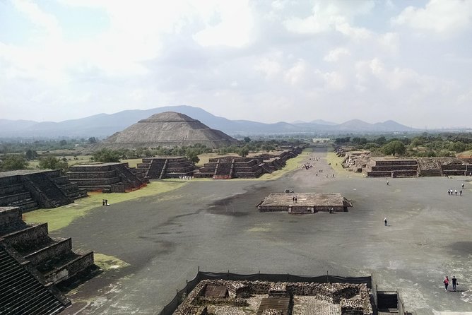 2-Day Guadalupe Shrine, Teotihuacan Pyramids and Xochimilco - Day 2 Only on Wednesday or Sunday: CU, San Ángel, and Coyoacán as a Group Route