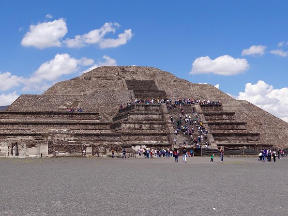 2-Day Guadalupe Shrine, Teotihuacan Pyramids and Xochimilco - Teotihuacan, Sun and Moon Pyramids, and the Avenue of the Dead