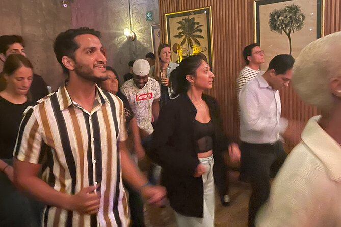 2 Hours and 30 Minutes Salsa Night in México City - The salsa class: partner-free, attitude-first