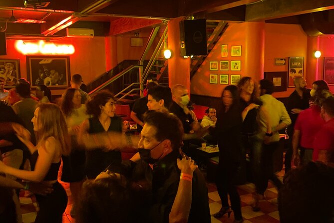 2 Hours and 30 Minutes Salsa Night in México City - First drink and cover included: real value for $42