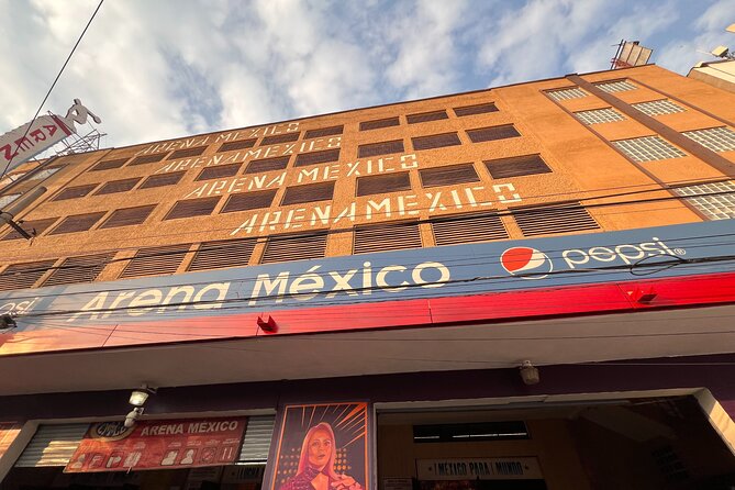 2 hours Lucha Libre Show (mexican wrestling) with transport - Stop 2: the 2-hour Lucha Libre show in the ring