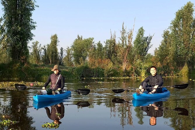 3 Hours of Kayaking at the Ancient Canals of Xochimilco - Embarcadero Cuemanco meetup: getting oriented fast