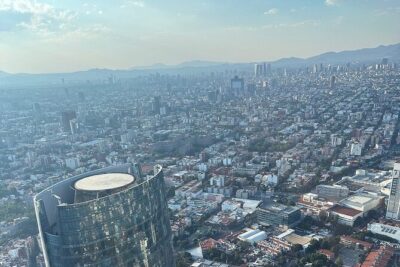 30' Mexico City Helicopter Tour - Landing at Ritz Carlton Reforma - Flying the route: Coyoacán, Chapultepec, then Reforma