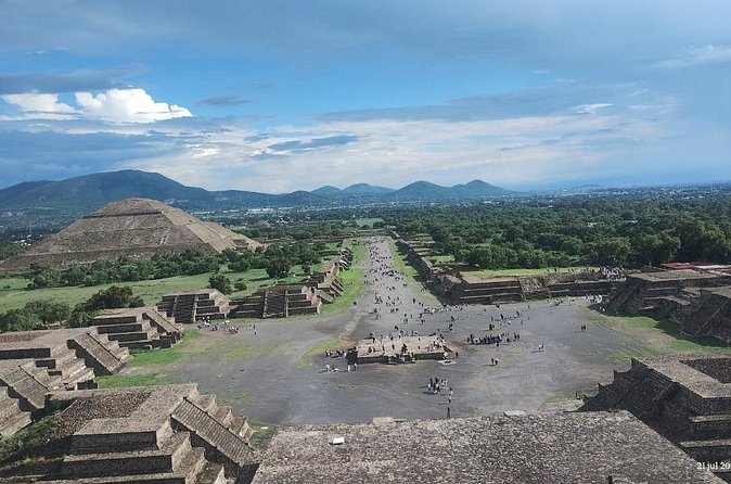 4 hours guided tour on Teotihuacan - Step 1 at the general viewpoint: getting your bearings fast
