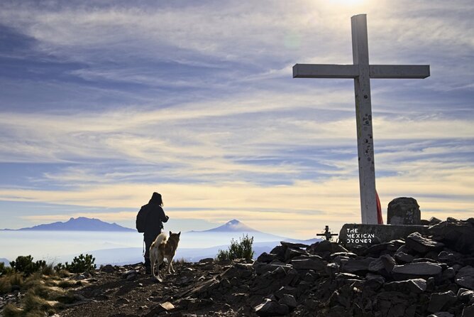 Ajusco Sunrise Hike with Drone photos-highest sunrise in CDMX - Summit time: rest, drone photos, and volcano views
