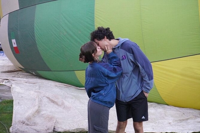 Balloon Flight + Breakfast in cave + Pick-up in Cdmx (Optional) - Landing, certificates, and the toast with the pilot