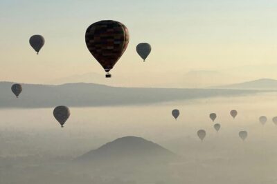 Balloon flight + Breakfast + Transportation from CDMX (SMALL GROUP) - Breakfast Inside La Cueva Xibalba: Eating Underground Near the Pyramids