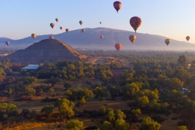 Balloon flight + pick up in CDMX + Breakfast in Cave + Teotihuacan - CDMX pickup and the Angel of Independence meeting point