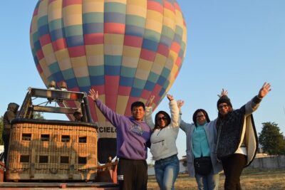 Balloon Flight with Breakfast and Transportation from CDMX - Aerodiverti Teotihuacán stop: coffee break, host meeting, and the balloon moment