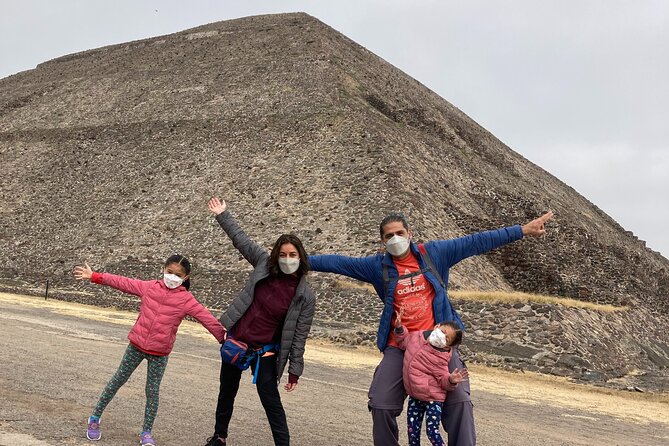 Balloon flight with or without Teotihuacan half day tour - Post-flight breakfast and the music moment after landing