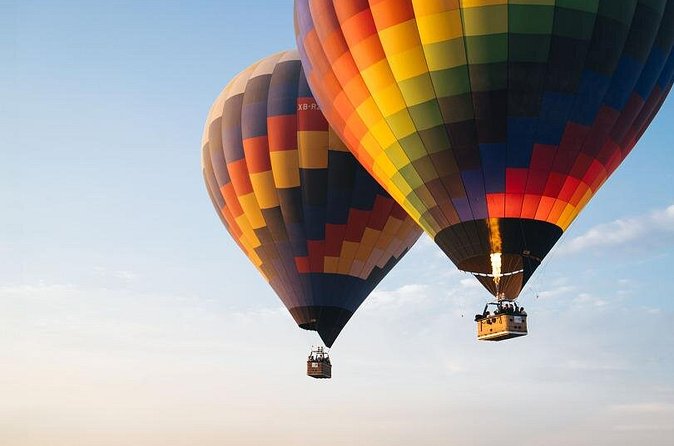 Balloon flight with pyramids tour and transportation from Mexico City - Breakfast in La Cueva Teotihuacán: the part you might remember longest