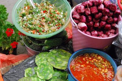 Best of Roma Sur Food Crawl in Mexico City - Meeting at C. Bajío 261 and the simple walking rhythm