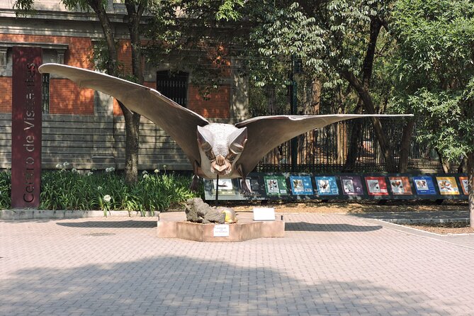 Bike tour in the Chapultepec Forest and Roma Condesa - Entering Chapultepec Forest’s Lakes, Waterfalls, and Iconic Stops