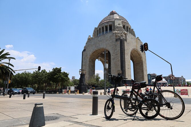 Bike Tour through Chapultepec, Reforma and the Zócalo / Mexico - Where You Start in Roma and How the Ride Feels on a Normal Bike