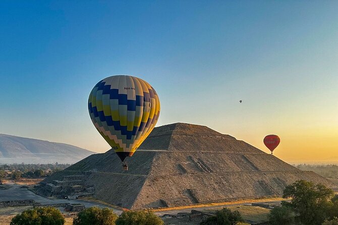 CDMX balloon flight, breakfast, pickup and visit to Teotihuacán - Price and value: is $206.27 a good deal for this package?