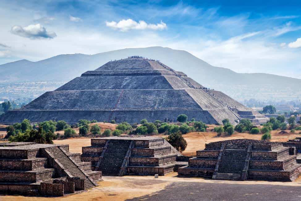 CDMX: balloon ride over Teotihuacan with transportation included - Landing Celebration: Sparkling Wine Toast and Your Flight Certificate