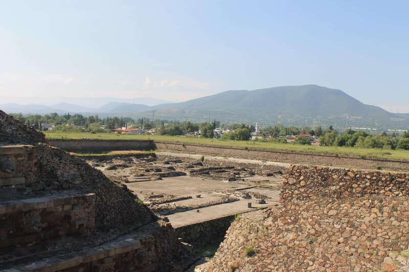 CDMX: balloon ride over Teotihuacan with transportation included - Breakfast and Free Time at the Balloon Port (Plus the Tequila and Obsidian Stop)