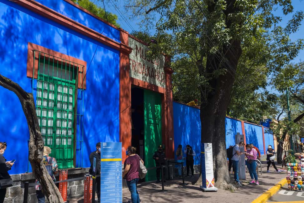 CDMX: Coyoacán, UNAM, Xochimilco, and optional Frida Kahlo Museum - UNAM Ciudad Universitaria: Murals, the Central Library, and a Volcano-Shaped Stadium