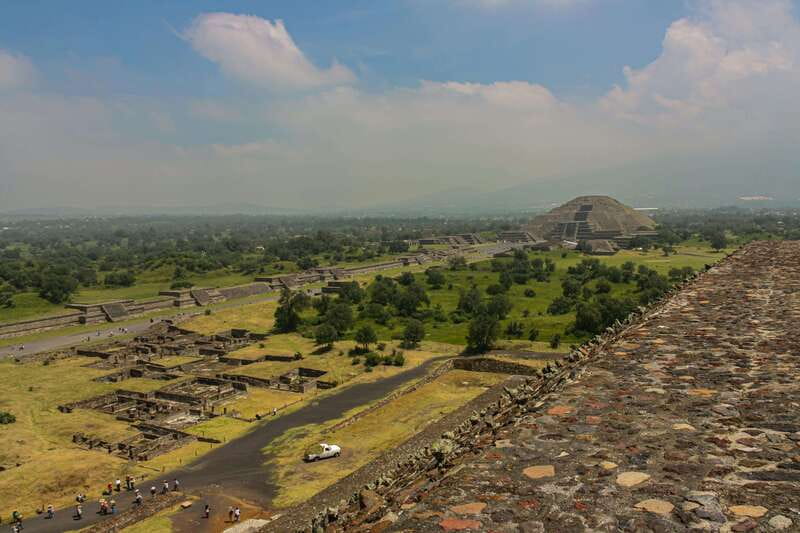 CDMX: Half-day tour of Teotihuacan - Photo stop and first impressions: getting your bearings fast