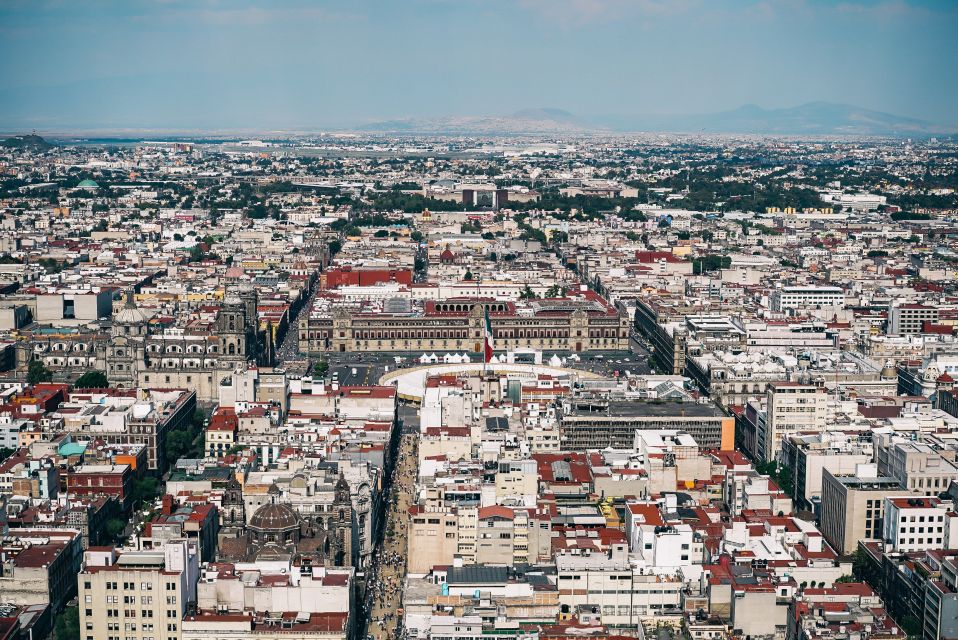 CDMX: Neighborhoods Contrasts Private Tour - Guide quality and getting around: why this format feels smooth