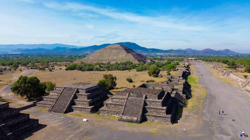 CDMX: Teotihuacan Pyramids & Guadalupe Shrine Guided Tour - Arts and crafts market stop plus tequila tasting: cultural time with mixed value