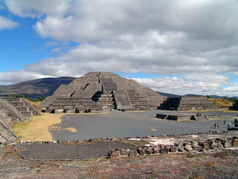CDMX: Teotihuacan Pyramids & Guadalupe Shrine Guided Tour - Teotihuacán: Avenue of the Dead, pyramid climbs, and big carved details