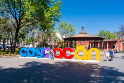 CDMX: Tour of Xochimilco and Coyoacán with option to visit the Frida Kahlo Museum - Pickup timing and the 10-hour pacing you should plan for