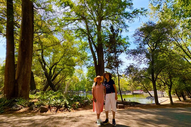 Chapultepec Castle & forest: History, Nature, and Hidden Secrets - Casa del Lago: a quick walk to reset by the lake house