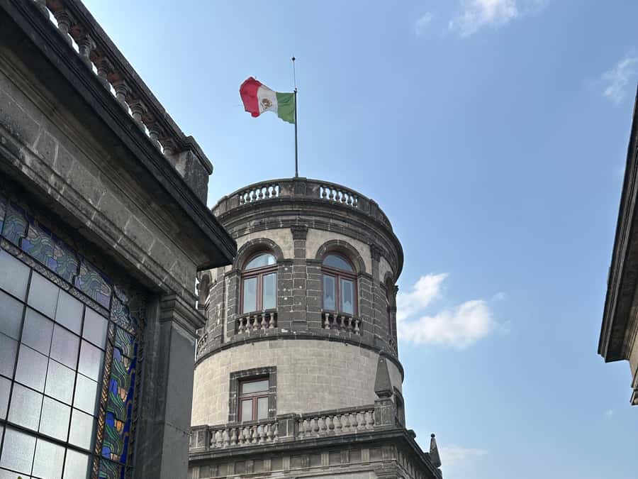 Chapultepec Castle: Private tour with local guide, tickets included - From hotel pickup to Chapultepec Forest: the day starts with less waiting