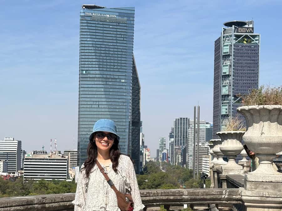 Chapultepec Castle: Private tour with local guide, tickets included - Entering the castle museum: marble, stained glass, and Porfirio Díaz-era elegance