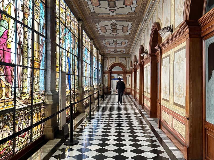 Chapultepec Castle: Private tour with local guide, tickets included - The gardens, terraces, and balconies: views with a reason