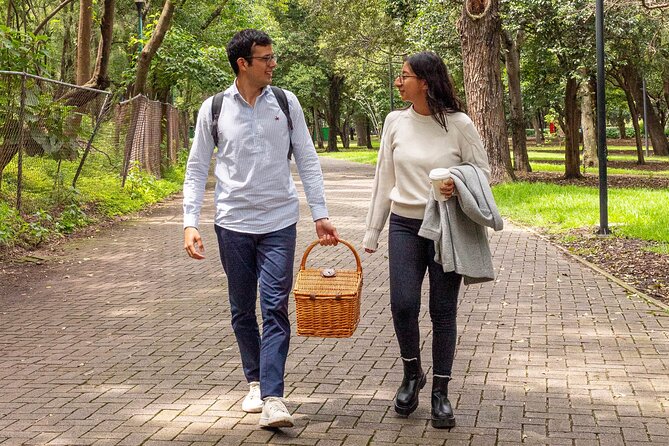 Chapultepec Walking Tour and Picnic - Bosque de Chapultepec forest walk: ending near the lake for breakfast