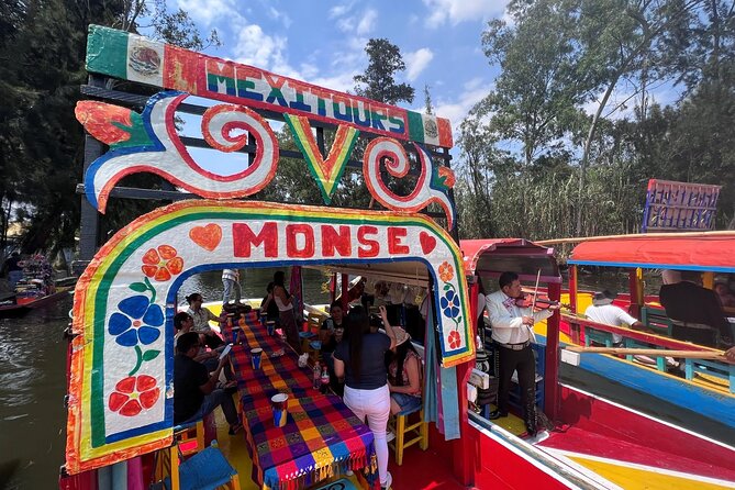 Coyoacán and Xochimilco including Frida Kahlo Museum - Pickup, meeting point, and staying on schedule (traffic is part of the deal)