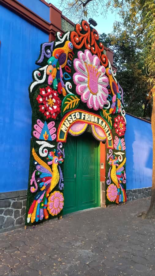 Coyoacan, history and life in a magical neighborhood - Main square churros and the market finish at Mercado de Coyoacán