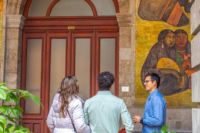 Diego Rivera at the Living Museum of Muralism - The guide experience: bilingual interpretation in a tight group