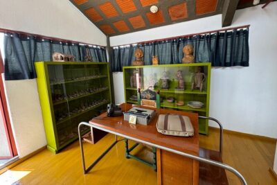 Diego Rivera Frida Kahlo Studio House Tour - Juan O’Gorman’s bridge and the architecture you can feel
