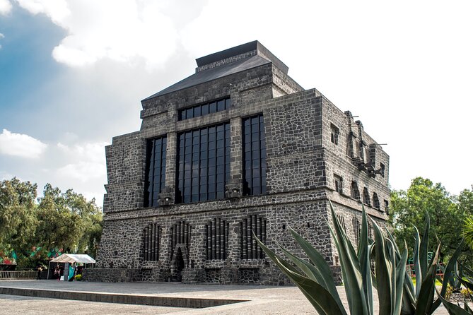 Diego Rivera Studio & UNAM Murals Tour with Admission Tickets - The Guide Makes It Worth the Time