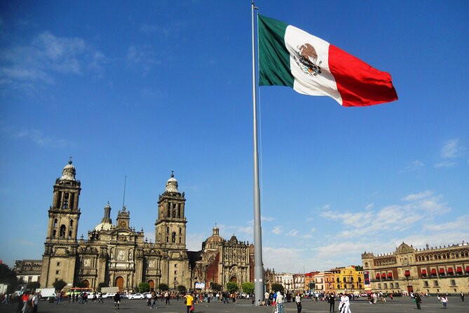 Discover Mexico City: 3-Day Private Guided Tour - Day 2: Xochimilco canals, Anahuacalli art, UNAM murals, and Coyoacán’s creative heart