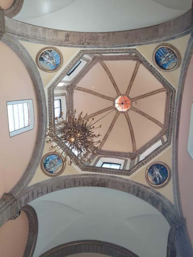 Discover the iconic Basilica of Guadalupe in Mexico City. - Bell tower and baptistery: the spots most people rush past