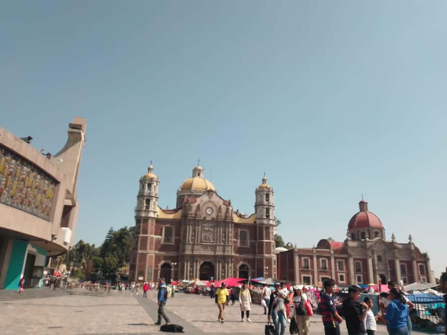 Discover the iconic Basilica of Guadalupe in Mexico City. - Dress code and etiquette: how to avoid stress before you even enter