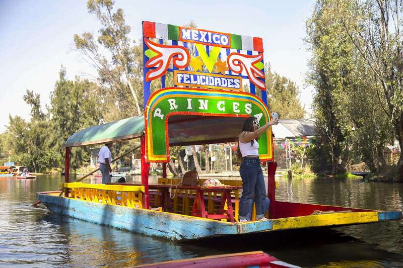 Discover Xochimilco and Coyoacán: Tradition, Music, Culture - Meeting Turibus Tours: Start clean, start on time