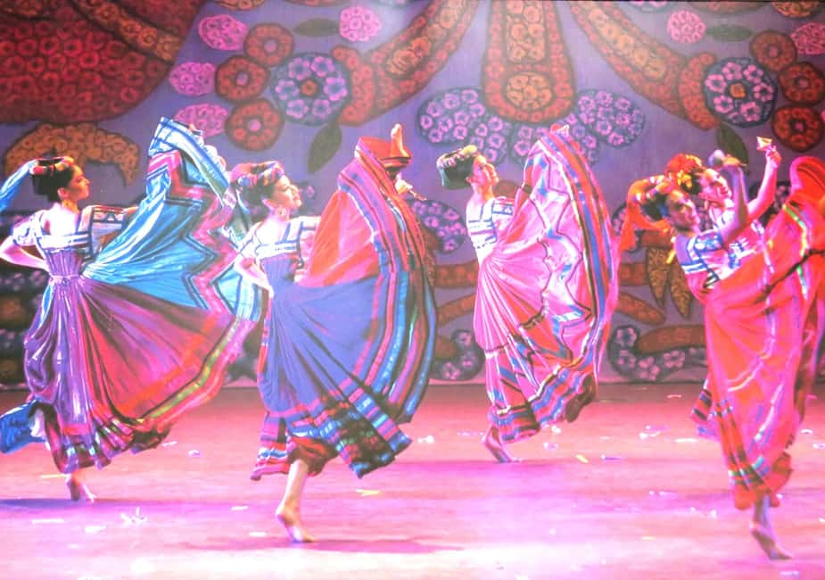 Enjoy the Folkloric Ballet at the Palacio de Bellas Artes - Should You Book This Folklórico Ballet?