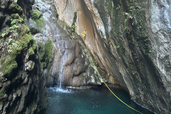 Exclusive Full-Day Tolantongo & La Gloria Hot Springs Adventure - Grutas Tolantongo: The Grotto-Tunnel Moment (Plus Lunch)