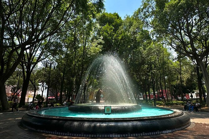EXCLUSIVE TOUR Frida Kahlo, Coyoacan and Xochimilco - small groups - The cost: why $167.18 can be a good value for this mix