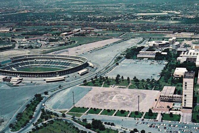 EXCLUSIVE TOUR: Murals+Ciudad Universitaria Stadium-small groups - The Small-Group Magic: Your Guide Makes the Difference