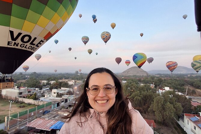 Flight in Globe, visit archaeological area, breakfast and transport - Pulque and mezcal workshops: a one-hour cultural add-on