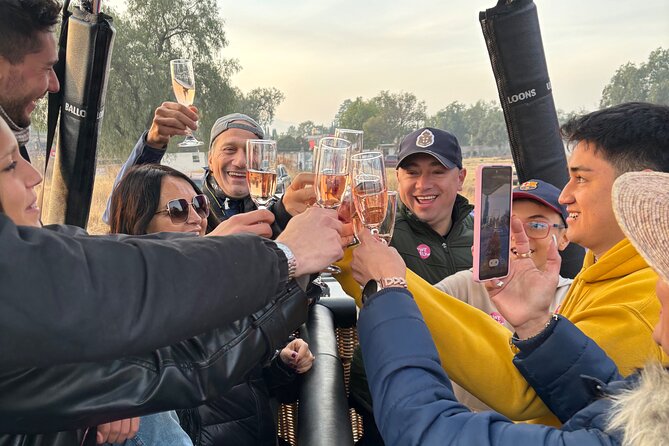 Flight in Globo Teotihuacan - Small group ballooning: what the maximum 30 travelers means