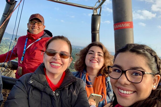 Flight in Globo Teotihuacan - Getting to the launch zone: meeting at the Angel of Independence