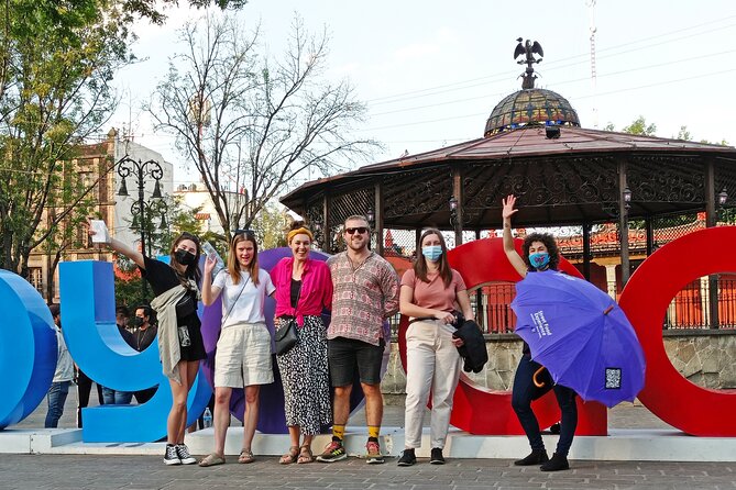 Frida Kahlo Museum : all the different options with an expert - Mercado Del Carmen Coyoacán: food as a guided lesson