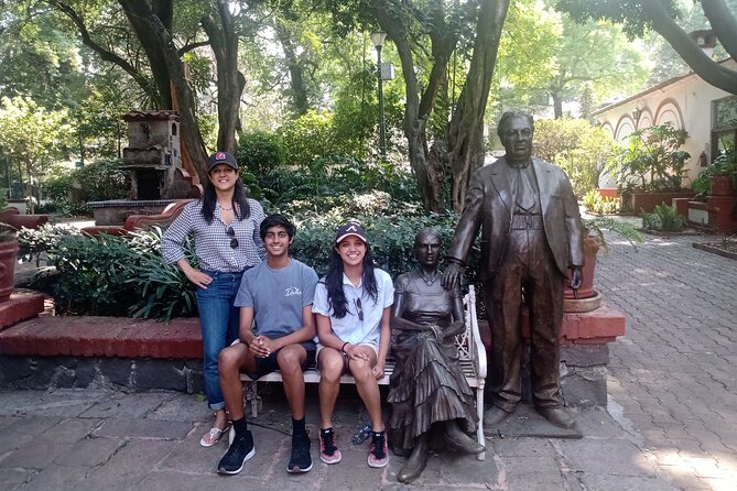 Frida Kahlo Museum Tour: A Journey Through Art and Legacy - Museo Casa Kahlo: where the objects do the talking